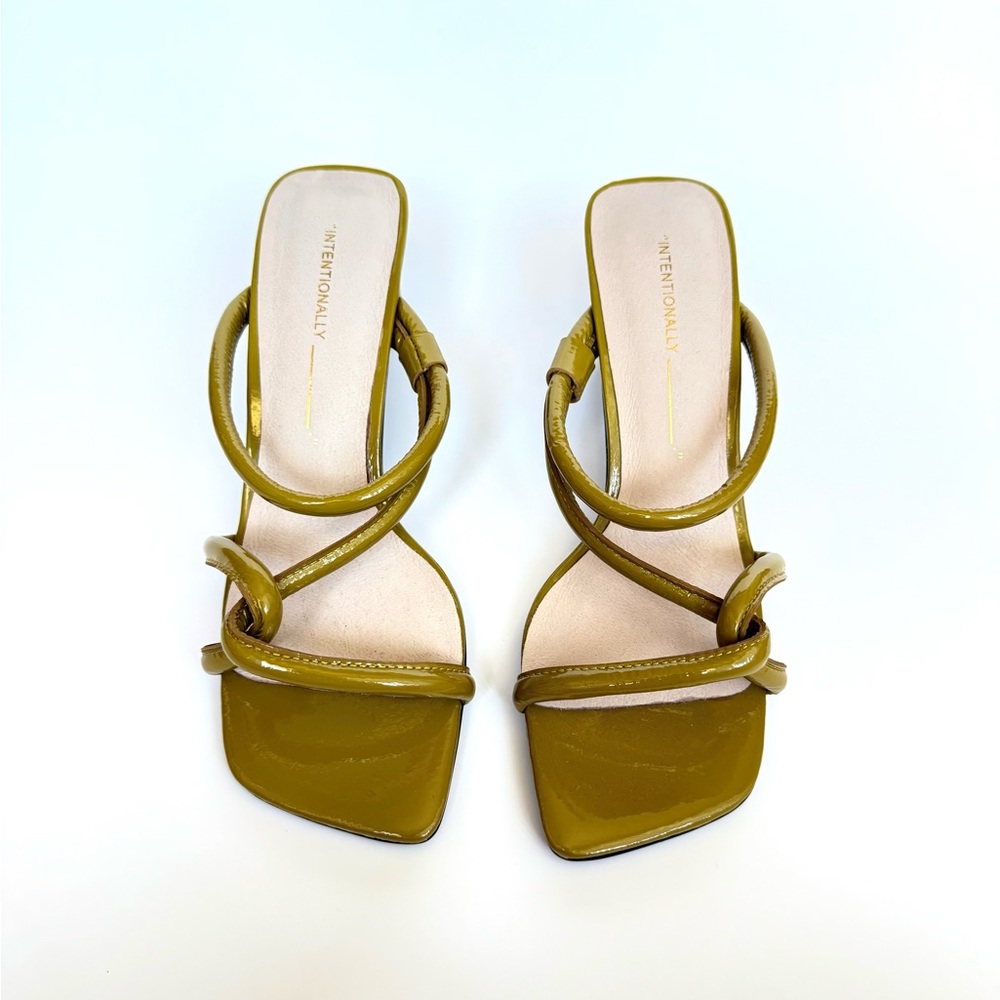INTENTIONALLY - Willow Mustard shoe